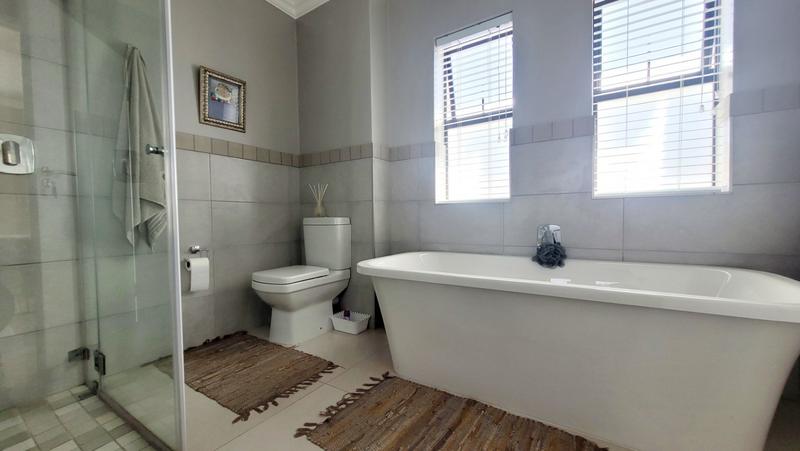 3 Bedroom Property for Sale in Dana Bay Western Cape